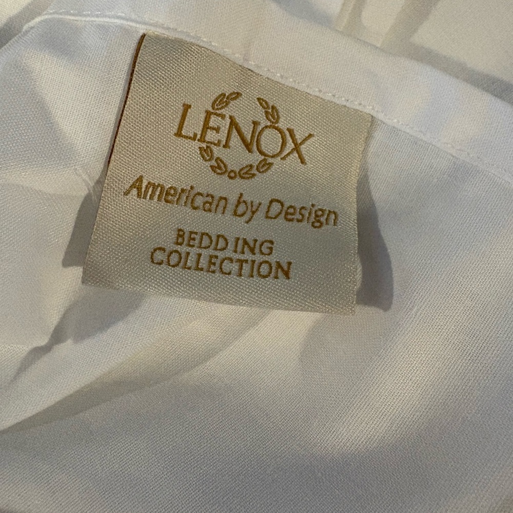 🛏️VINTAGE LENOX King Bedskirt